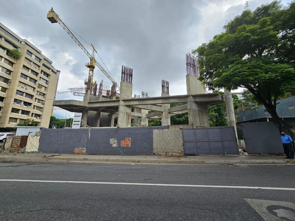 Se vende terreno 1400m² Las Mercedes 4