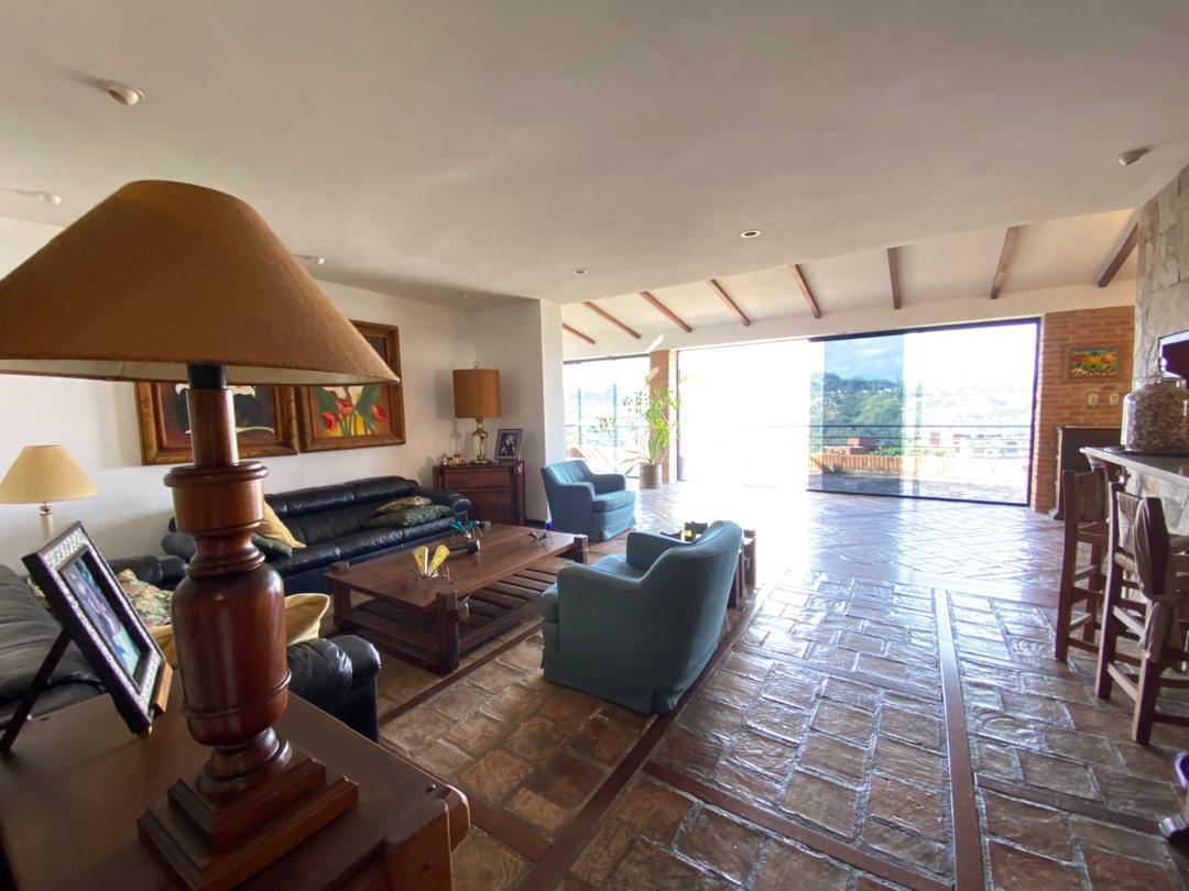 Se vende Apto PH duplex 370m² 3h+s/3b+s/4p Urb Miranda - Otras fotos