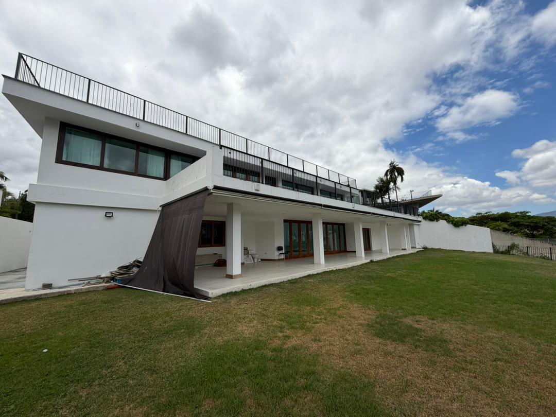 Se vende casa 1400m² 4h/4b/4p Lomas de Chuao - Otras fotos