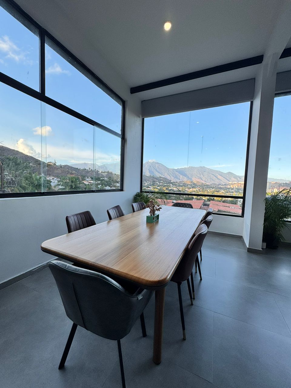 Se vende casa 847m² 5h/5b/5p Prados del Este 4