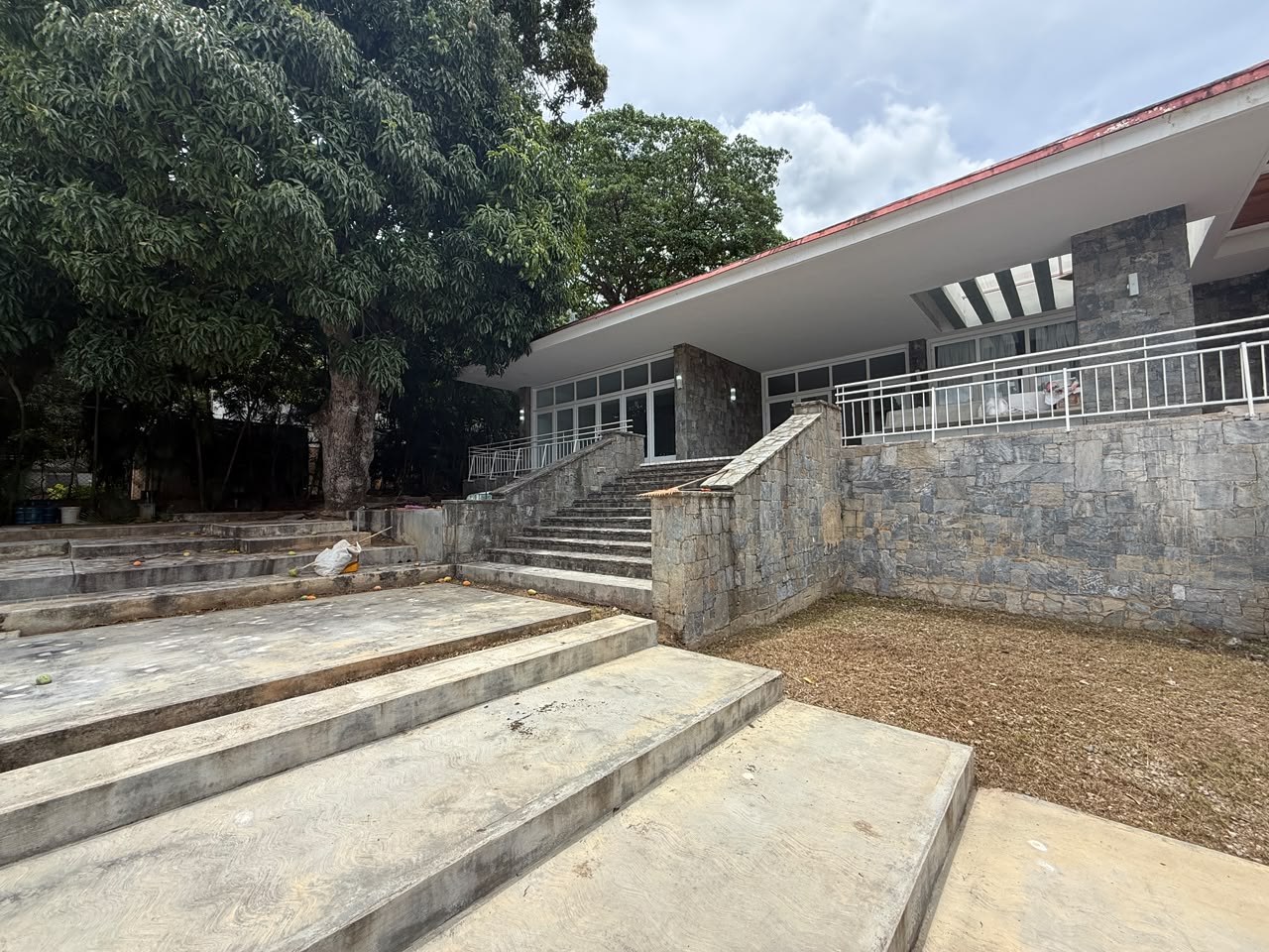 Se alquila casa (comercial/residencial) 1000m² Los Chorros - Otras fotos