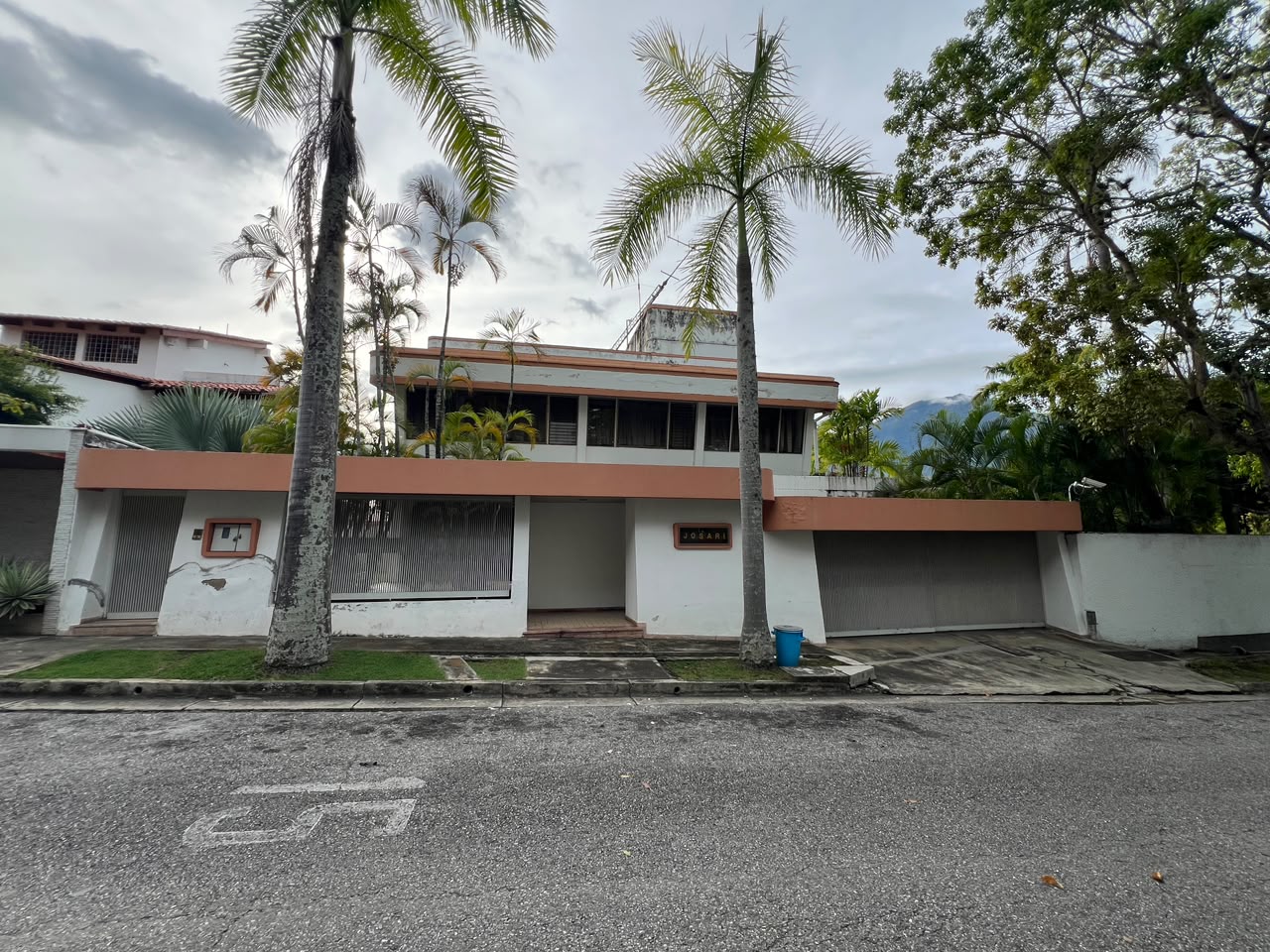 Se vende casa 708m² 5h+s/4b+s/4p Caurimare 1