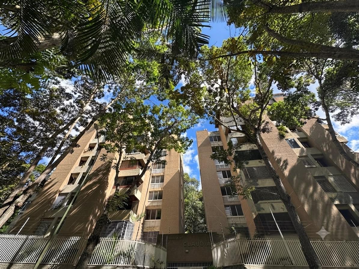 Se vende Apto 165m² 3h/3b/1p Las Esmeraldas 1