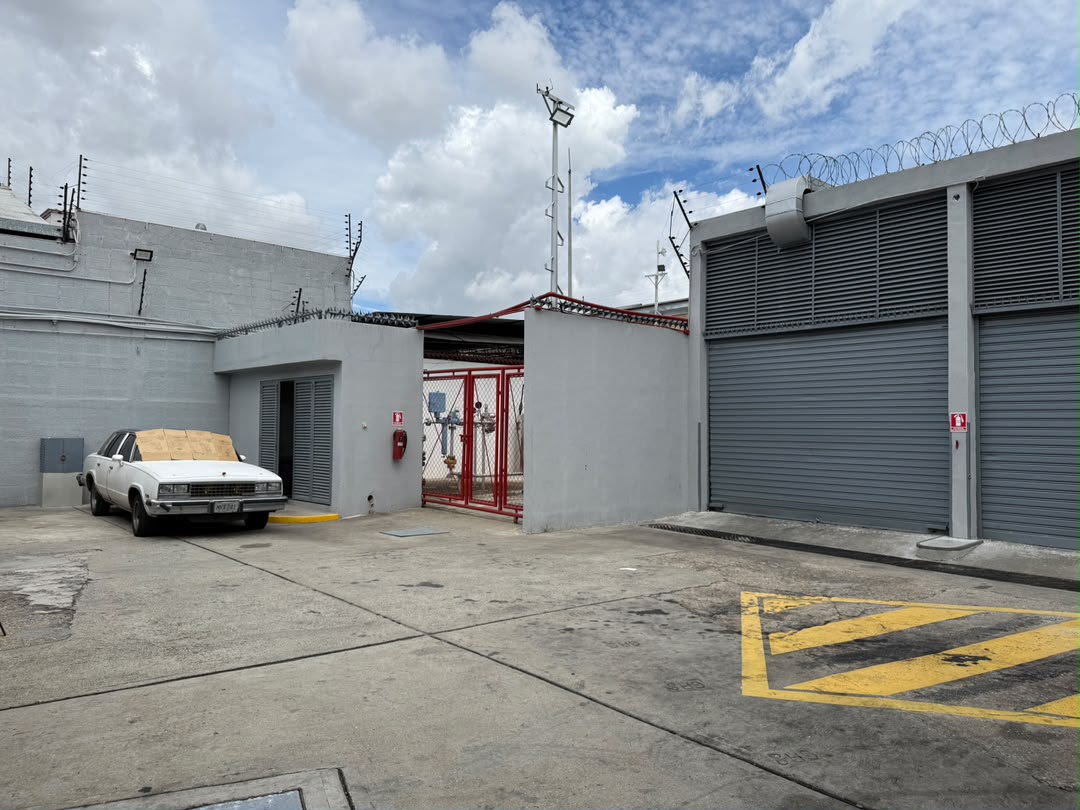 Se vende Terreno 2.500m² Chacao - Otras fotos