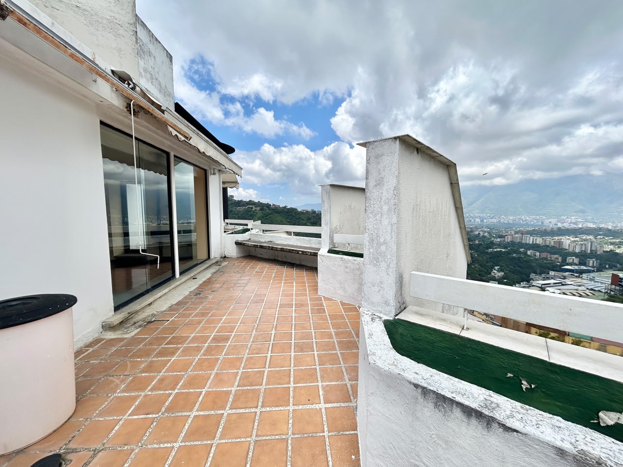 Se vende Apto PH 334m² 5h+s/3.5b+s/3p Los Naranjos del Cafetal 5