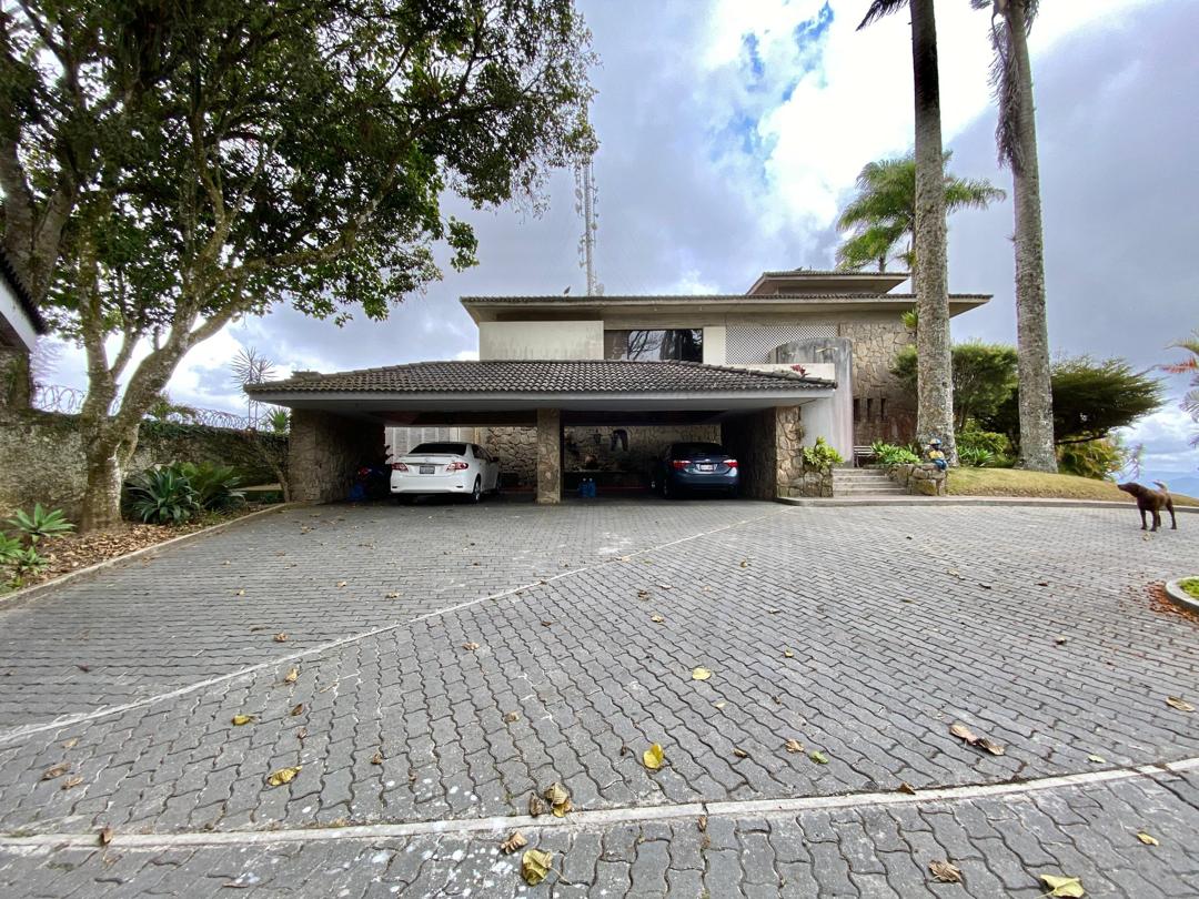 Se vende casa 4114m² 7h+2s/8b+2s/20e La Lagunita - Otras fotos