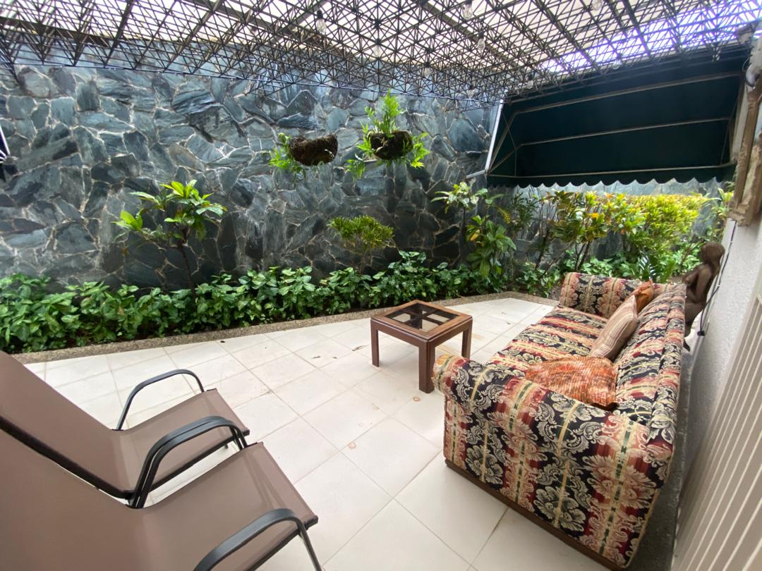 Se vende casa 608m² 7h+s/8b+s/6e Colinas de tamanaco - Otras fotos