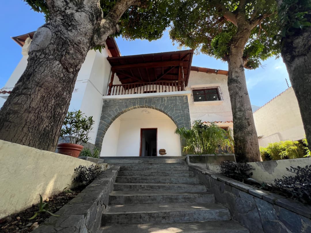 Se vende/alquila Casa 1050m² 13h/6b/2p Altamira 2