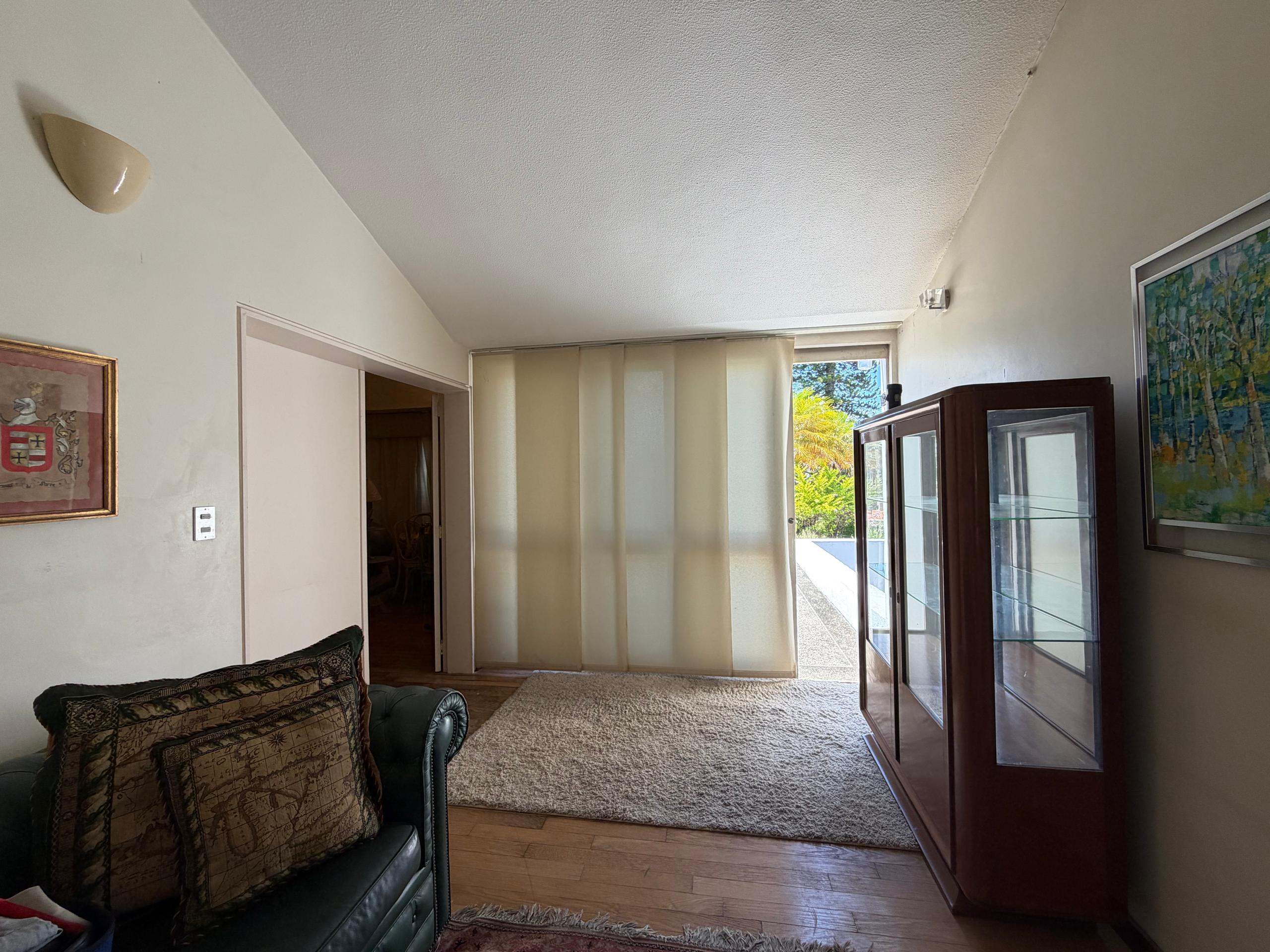Se vende casa 600m2 6h/8b/8p Los Chorros 5735 5