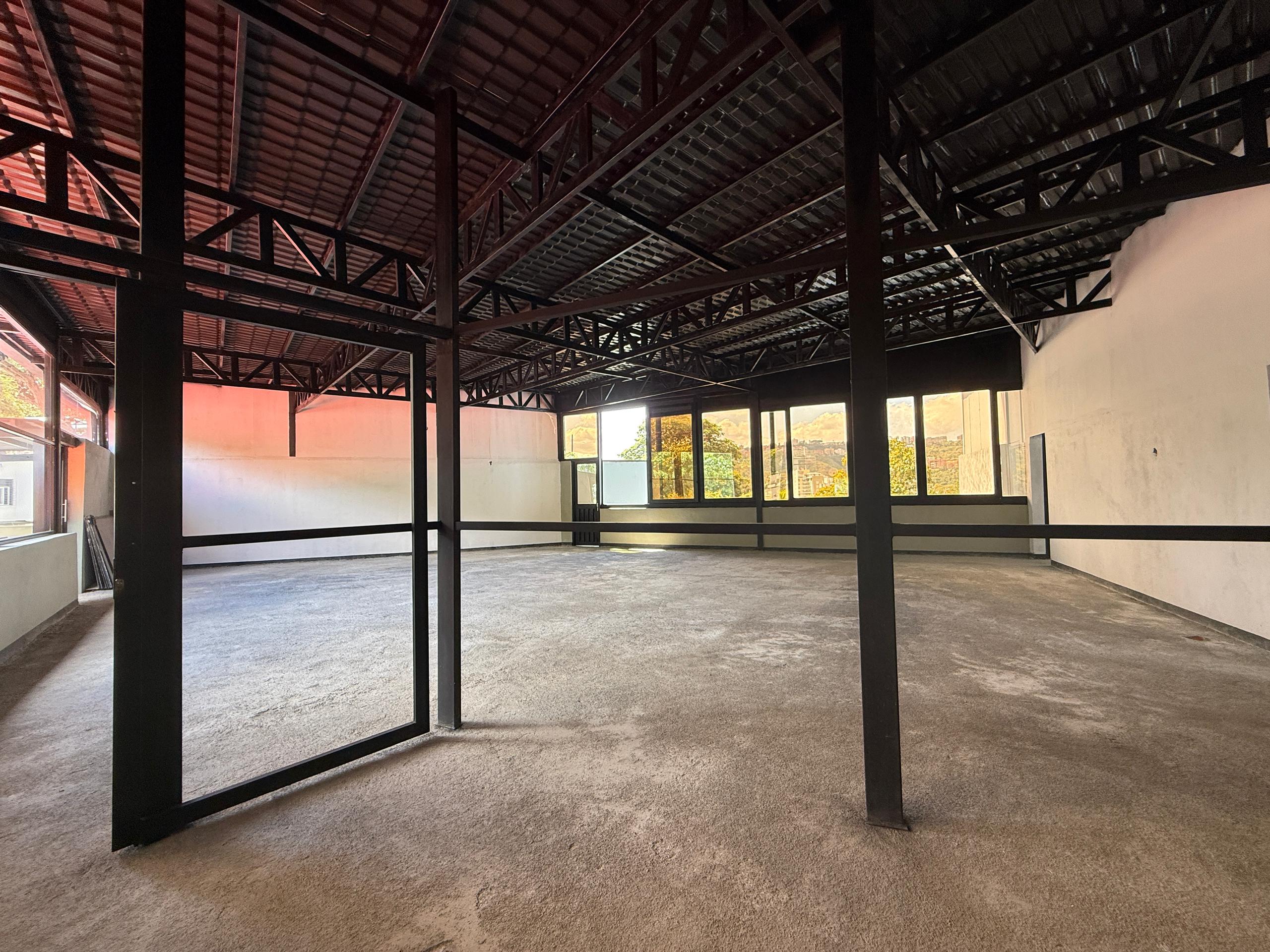 Se vende/alquila casa/terreno comercial 1588m² 16p San Roman 5