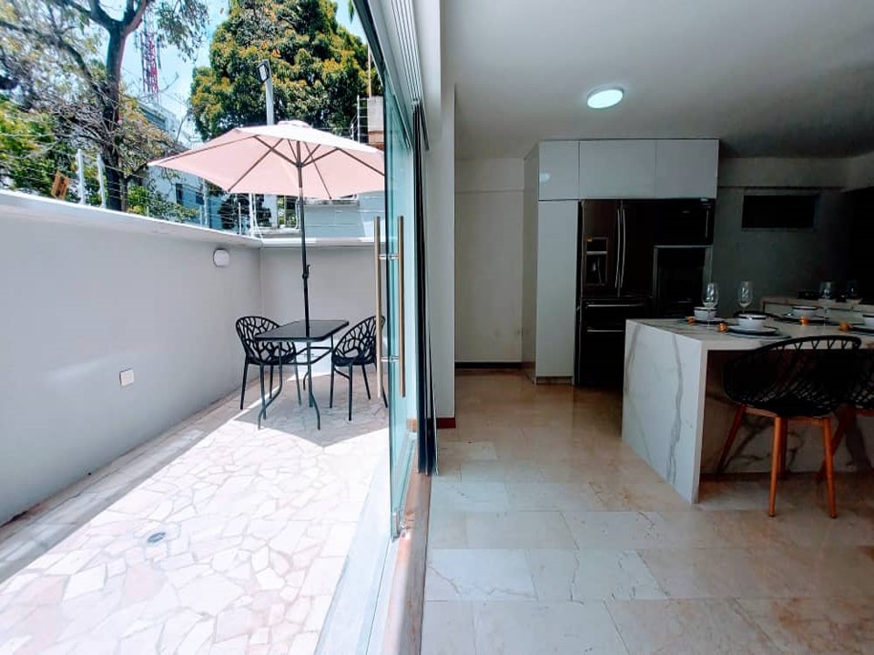 Se vende Apto 162 m² -3h/3b/2p en Los Naranjos de Las Mercedes - Otras fotos