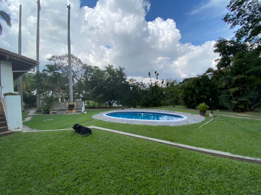 Se vende casa 4000m² 6h+1s/6b+1s/10e Valle Arriba - Otras fotos