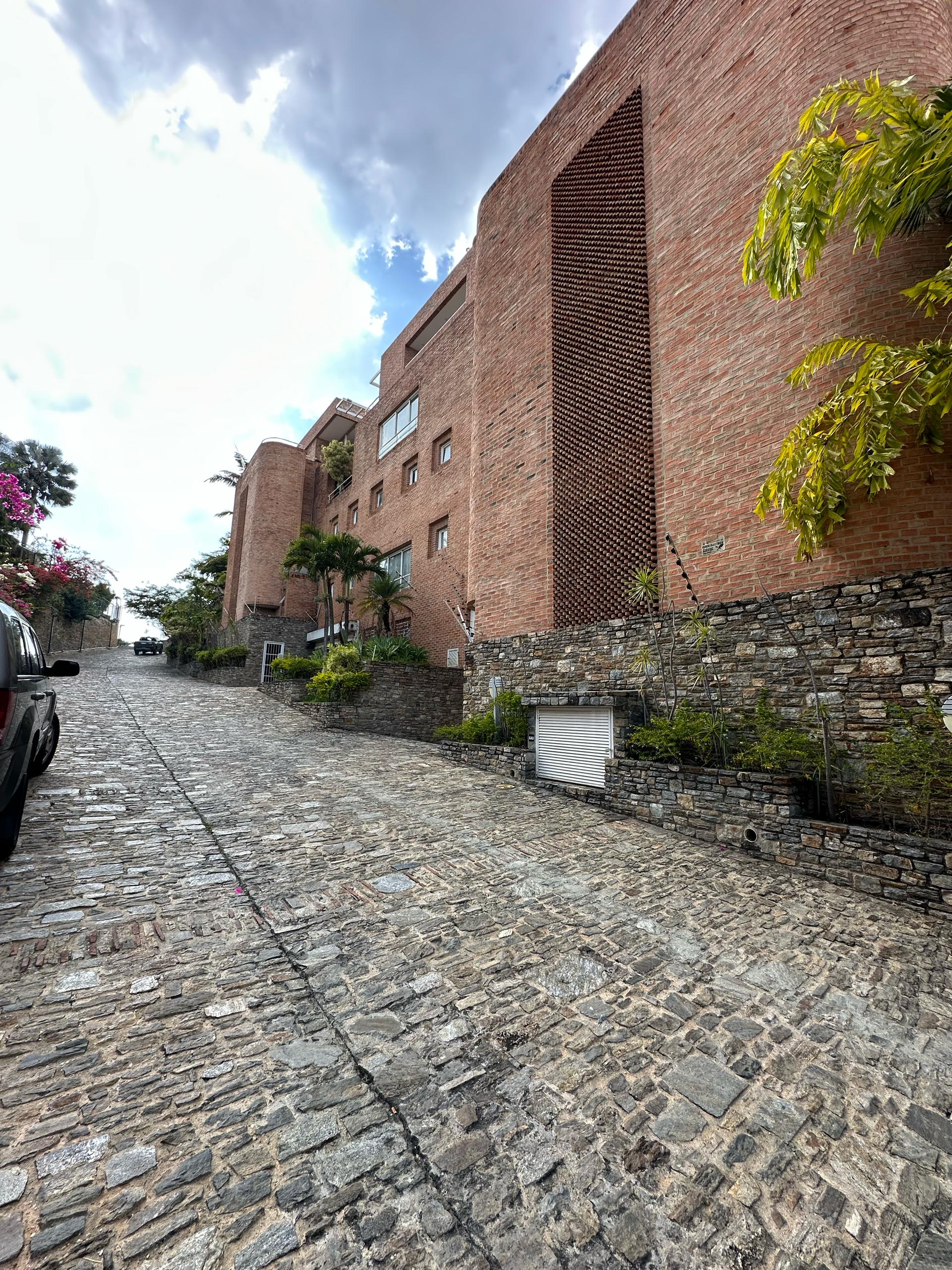 Se vende Apto duplex 345m² 3h+s/3b+s/4p Lomas de chuao - Otras fotos