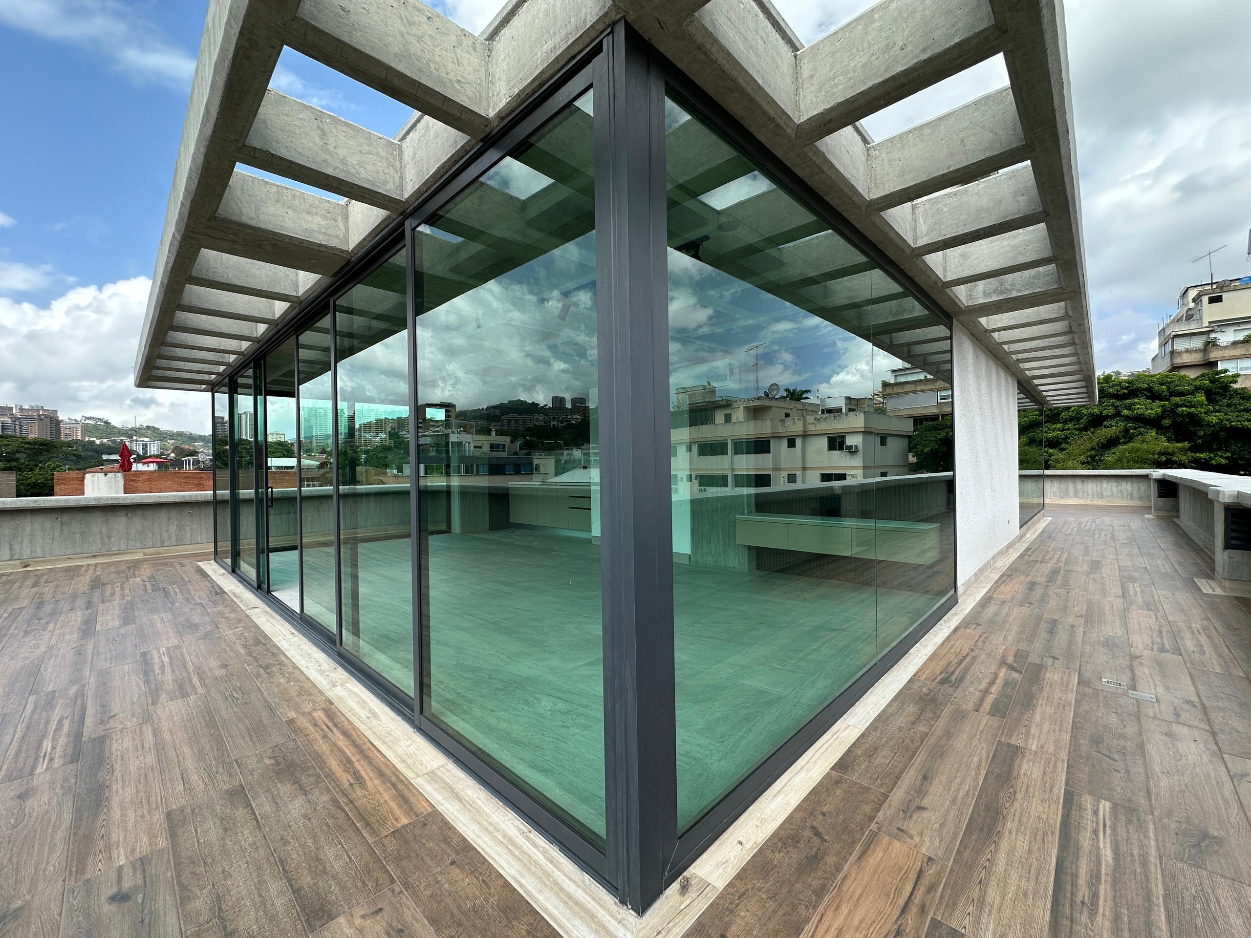 Se vende Apto PB 453,17m² 3h+s/3b+s/4p Los Naranjos de Las Mercedes - Otras fotos