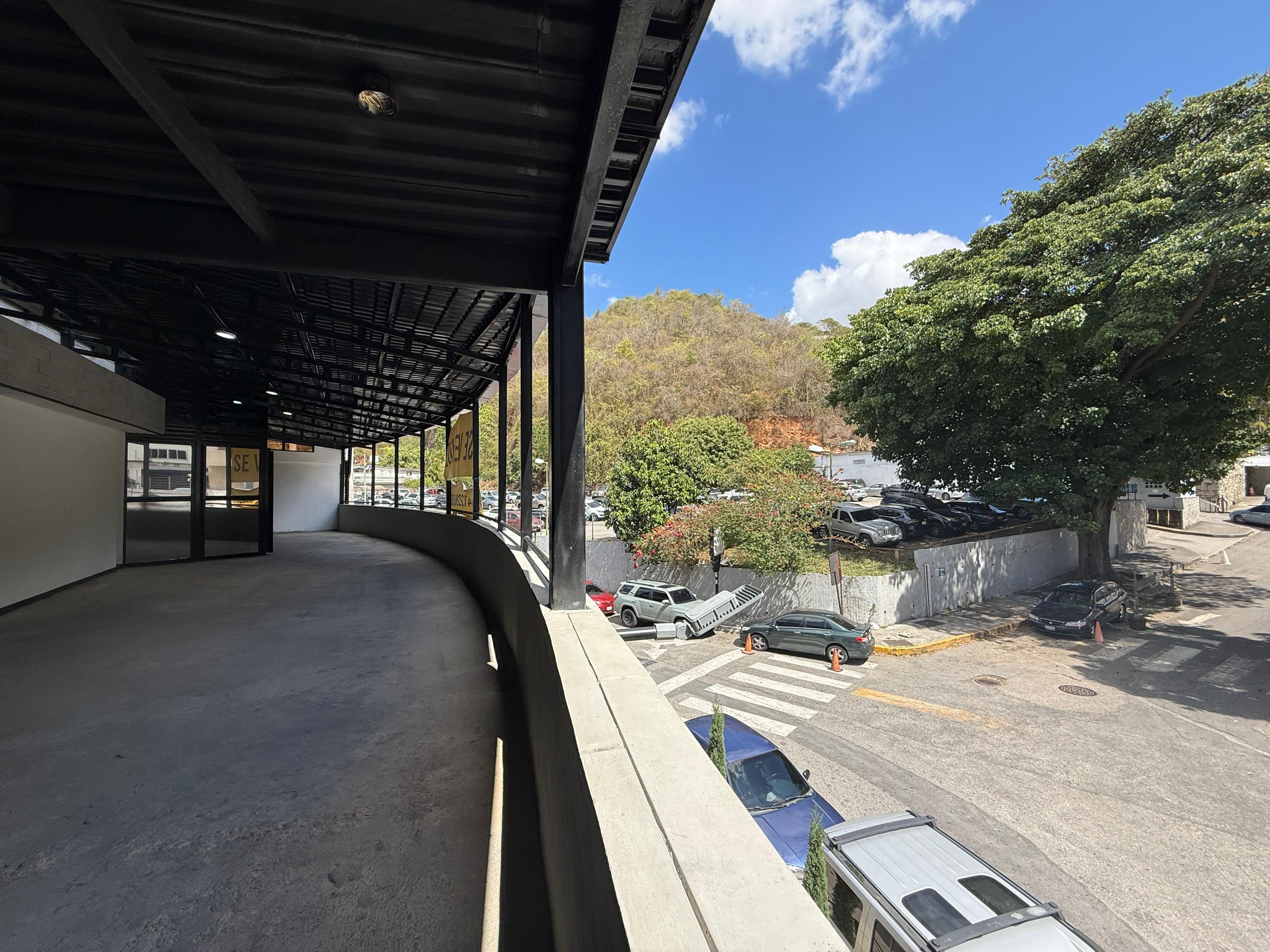 Se vende/alquila casa/terreno comercial 1588m² 16p San Roman 2