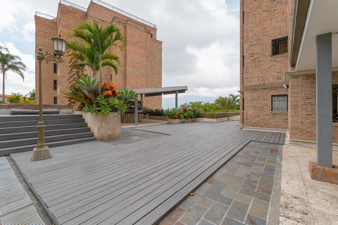 Se vende Apto 290m² + 450m² de Terraza 3h+s/3b+s/6p Los Naranjos - Otras fotos