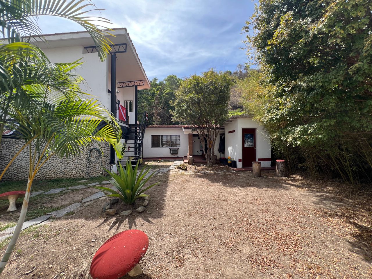 Se vende casa 617,85m² 3h+s/7b/4p Santa Marta - Otras fotos