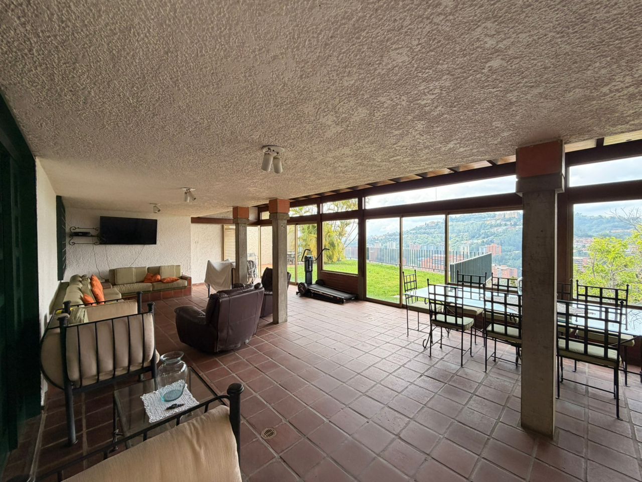 Se vende Casa 350m² 4h+s/4.5b+s/8p Los Naranjos del Cafetal 4