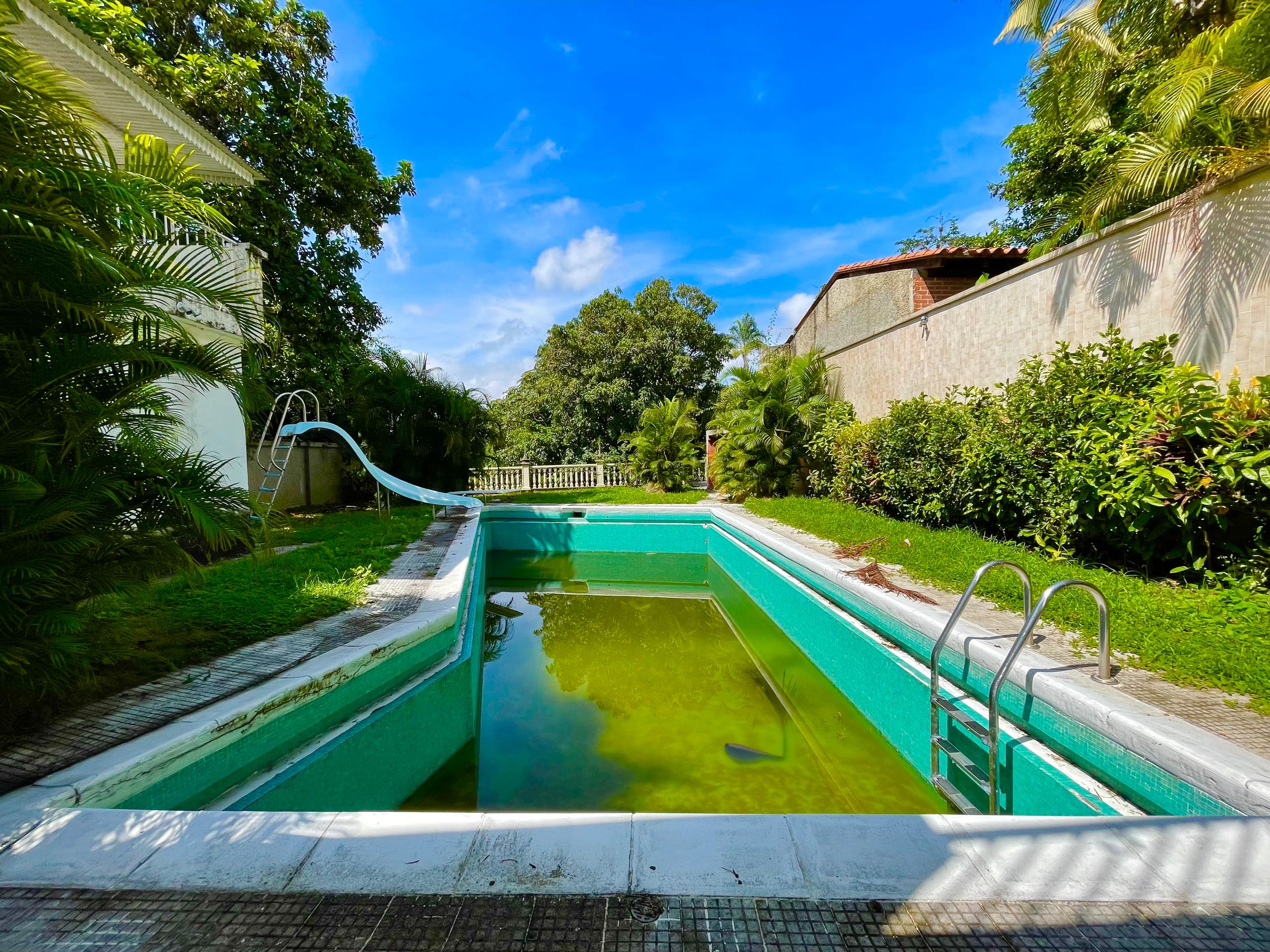 Se vende casa 890m² 4h+2s/3b+1s/3e Los Palos Grandes - Otras fotos