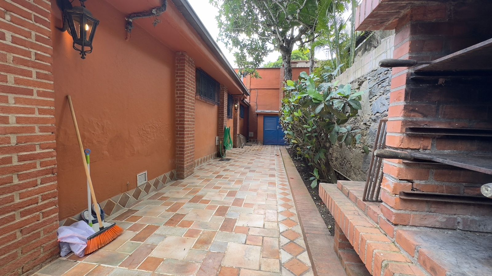 Se vende casa 768m² 4h+s/ 4b+s/ 6e Prados del este - Otras fotos