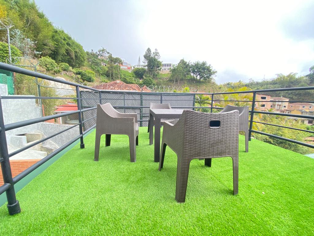 Se vende casa 700m²  4h+s∕5b+s∕8p en Alto de Los Guayabitos - Otras fotos