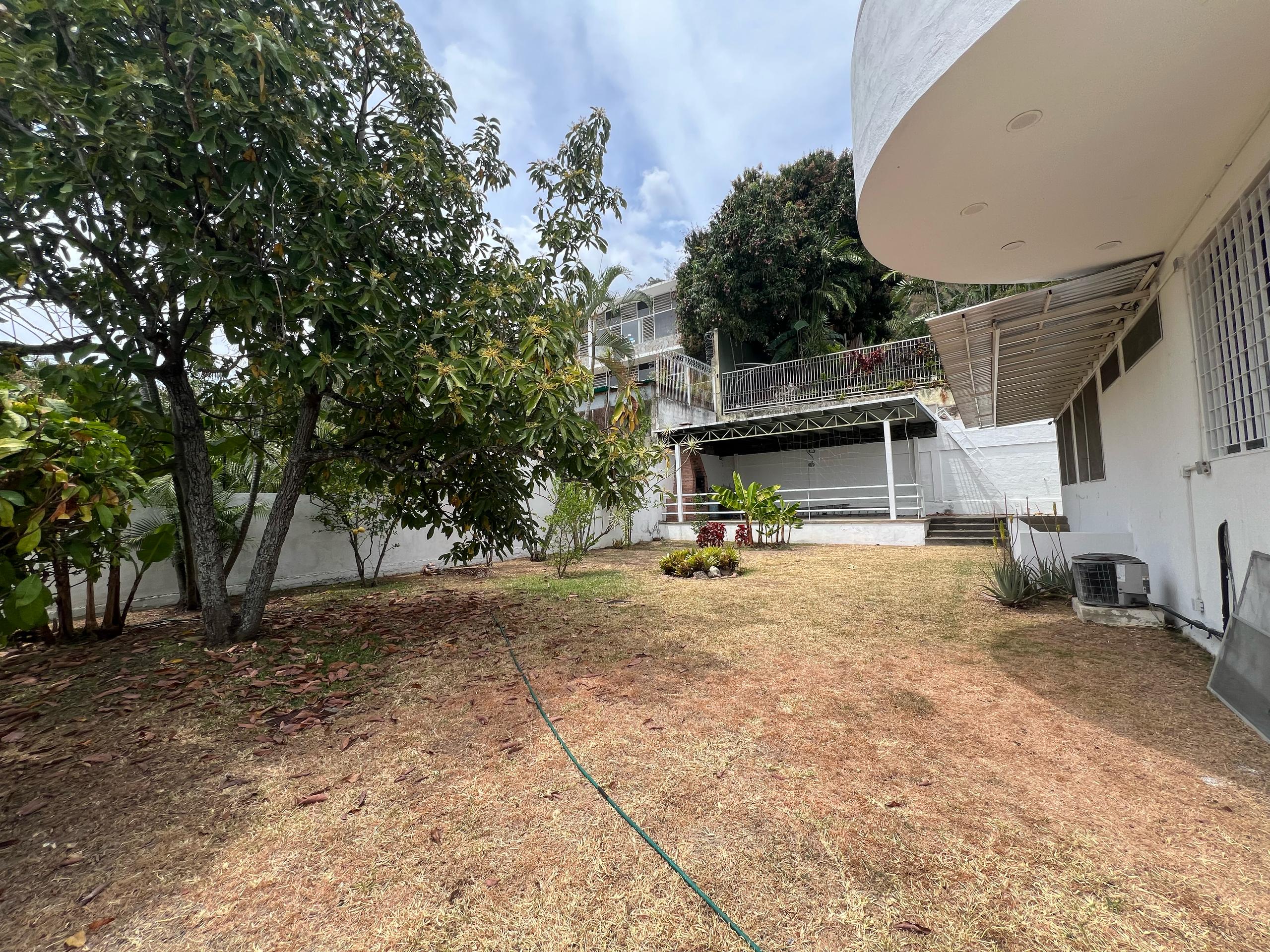 Se vende casa 1000m² 3h+1s/3b+1s/10e Country Club - Otras fotos