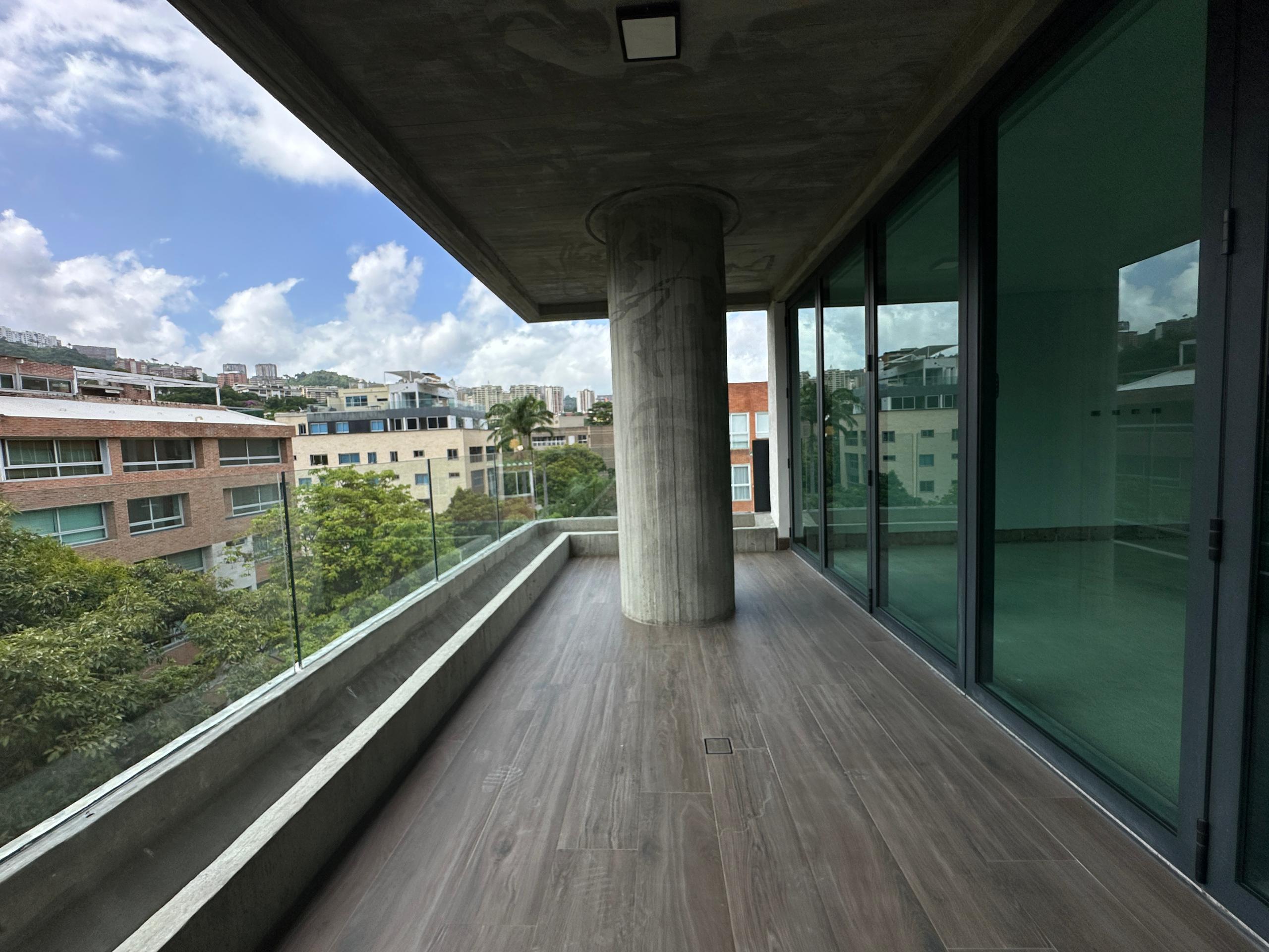 Se vende Apto PB 453,17m² 3h+s/3b+s/4p Los Naranjos de Las Mercedes - Otras fotos