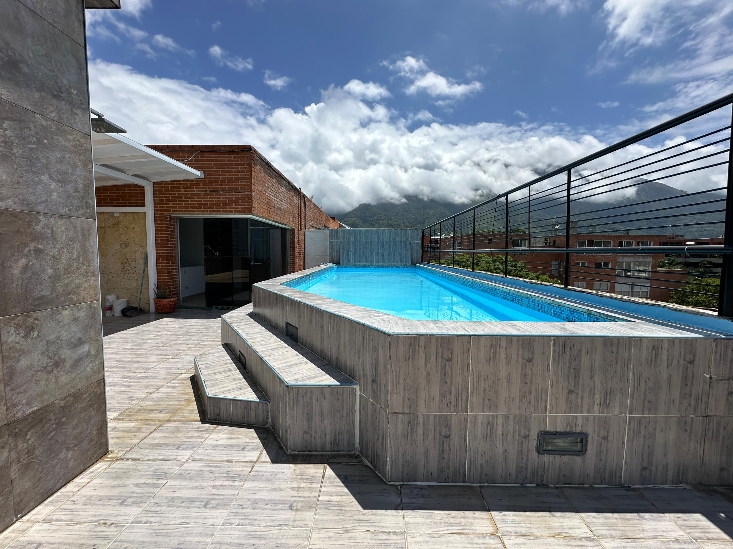 Se Vende PH Triplex 544m² 4h+s/4.5b+s/4e Campo Alegre - Otras fotos