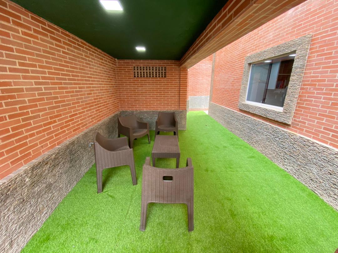Se vende casa 700m²  4h+s∕5b+s∕8p en Alto de Los Guayabitos - Otras fotos