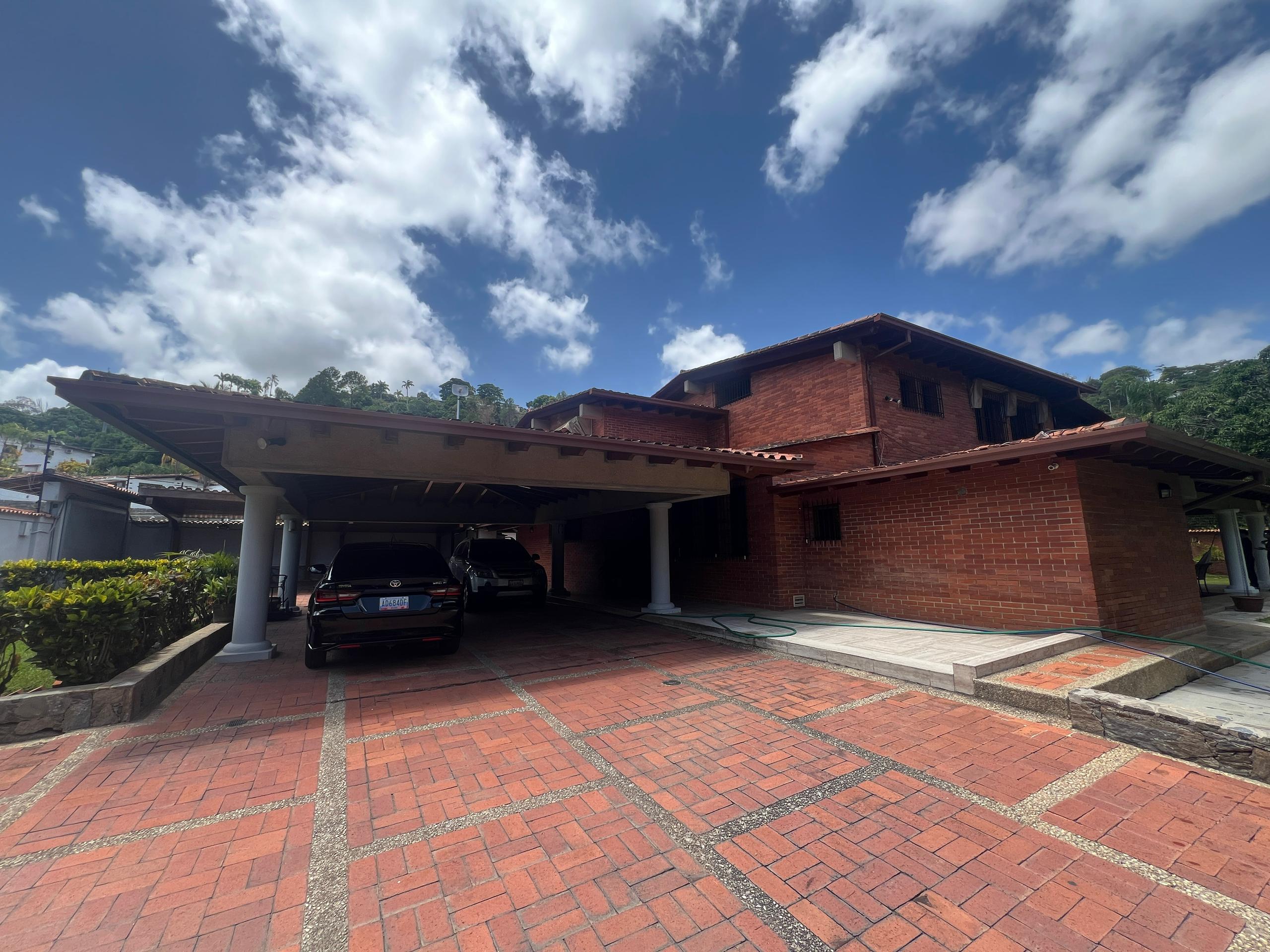 Se vende casa 2000m² 4h+1s/4b+1s/12e Cerro verde - Otras fotos