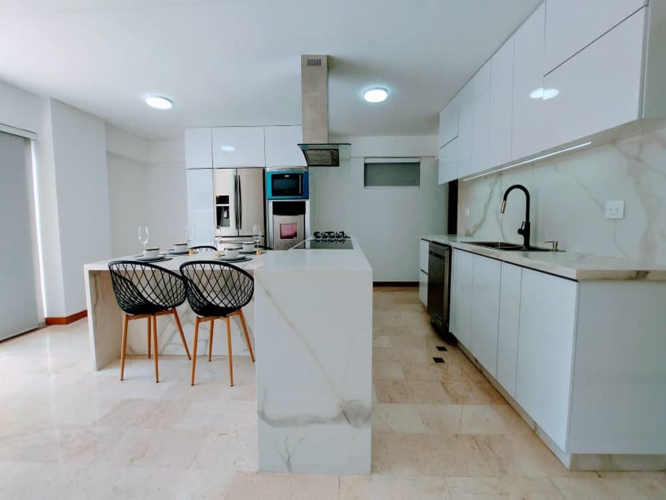 Se vende Apto 162 m² -3h/3b/2p en Los Naranjos de Las Mercedes - Otras fotos