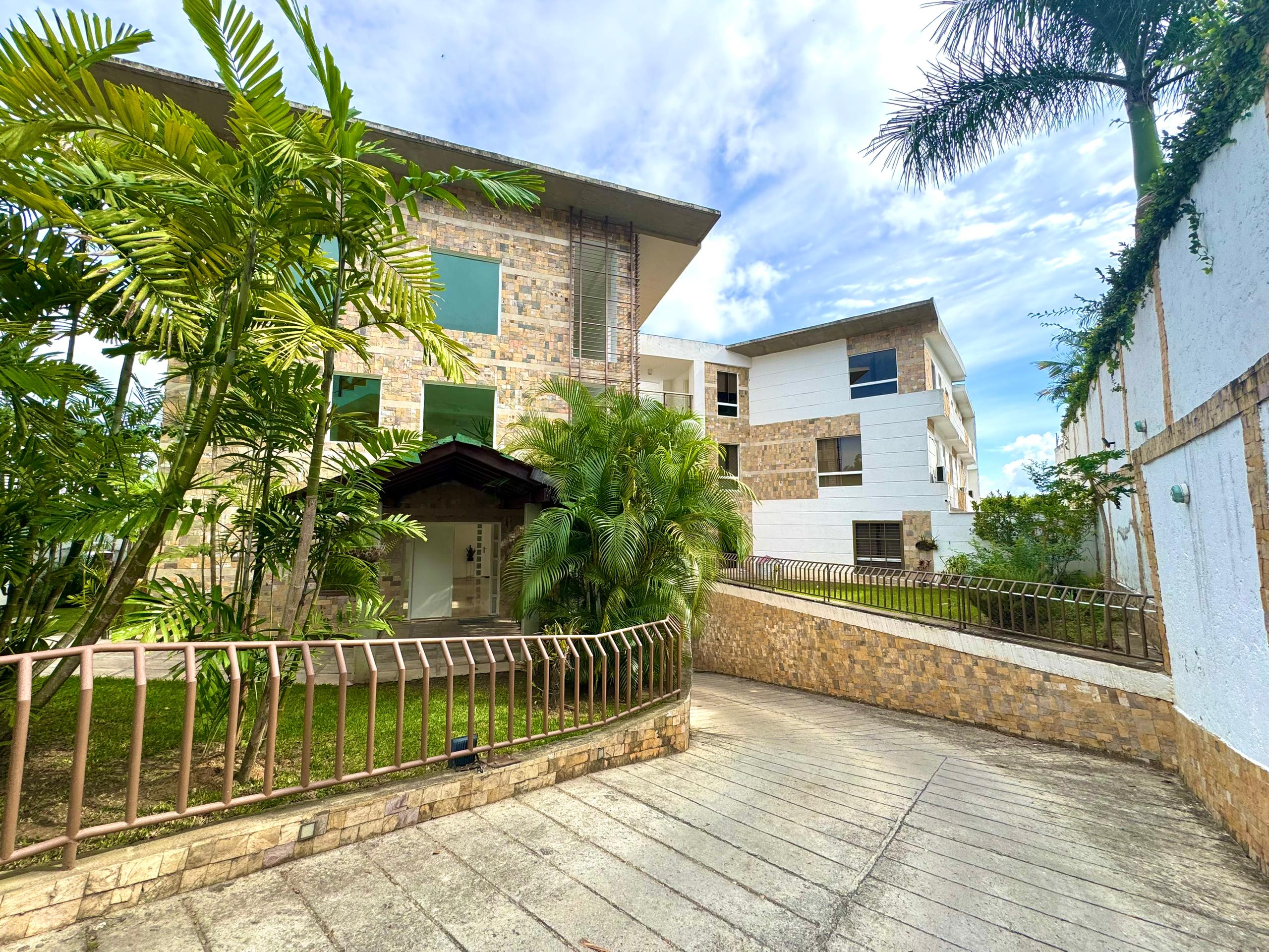 Se vende Apto 240m² 3h+s/3b+s/6p  La Lagunita - Otras fotos