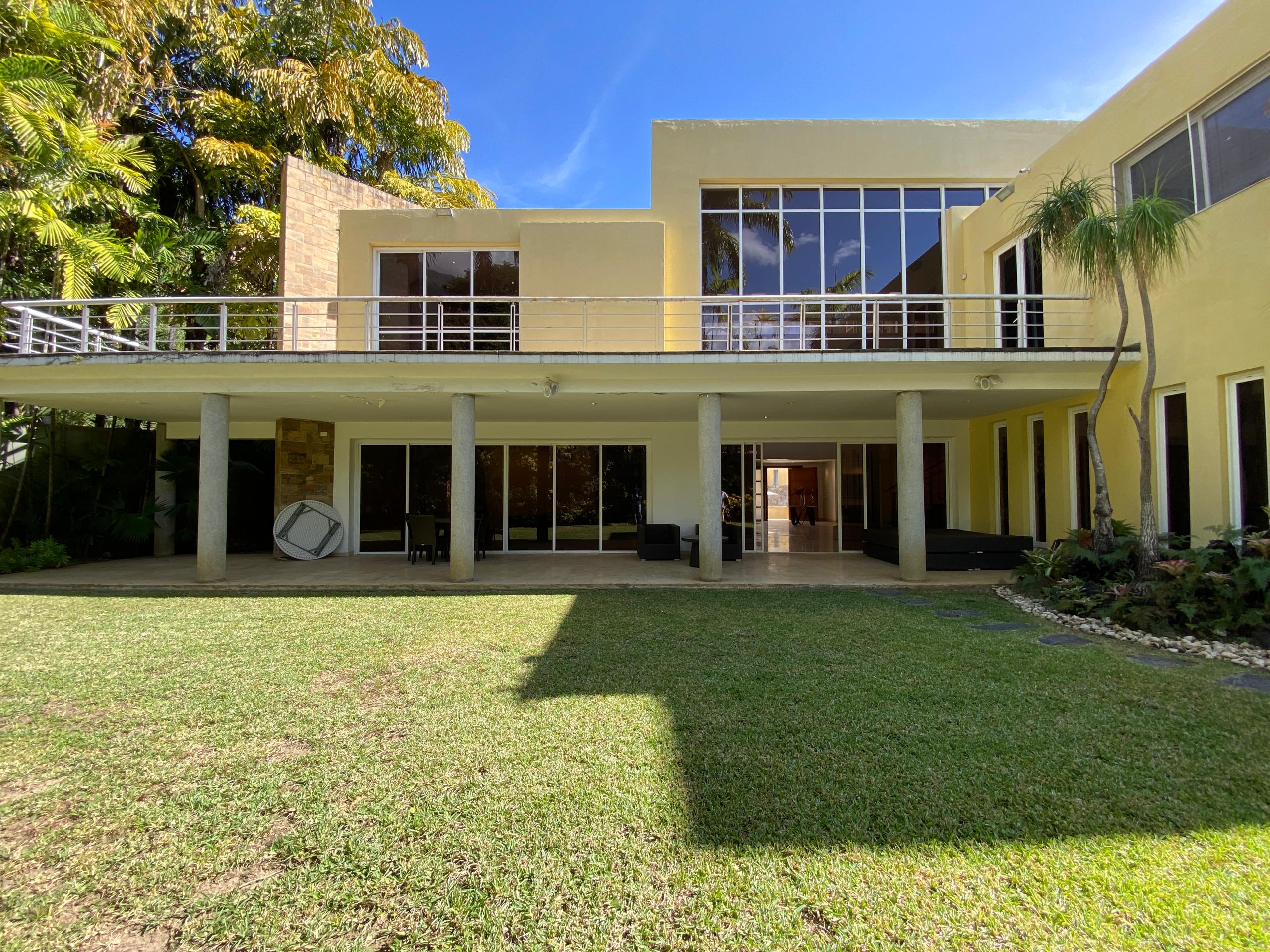 Se vende/alquila casa 1100m² 6h+3s/6b+2s/8e Los chorros - Otras fotos