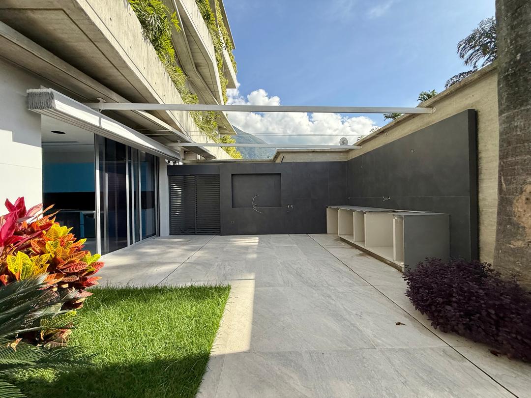 Se Vende PB 709m² 3h+2s/6b+2s/5e Altamira - Otras fotos