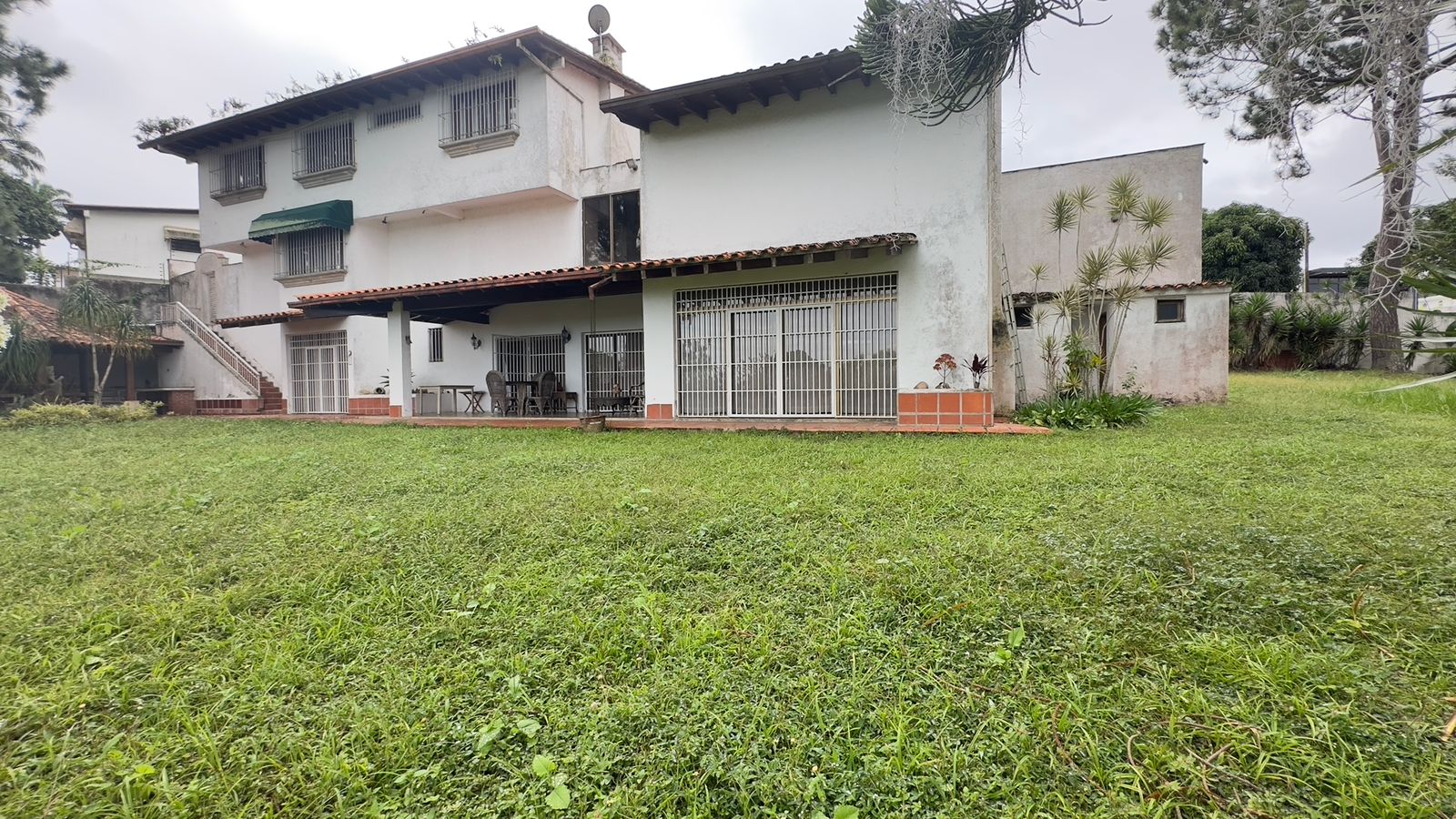 Se vende casa 1498m² 4h+2s/3b+1s/8e La Lagunita - Otras fotos