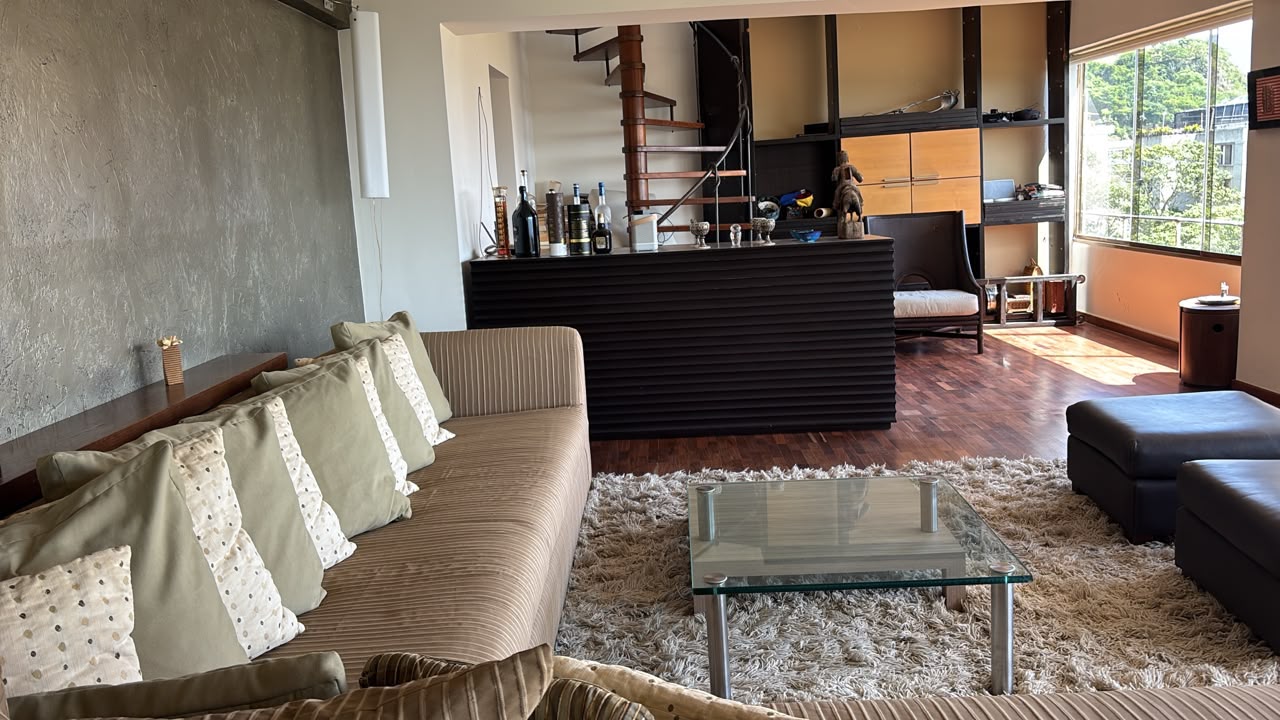Se alquila Apto 263m² 2h+s/3b+s/3p Valle Arriba 3
