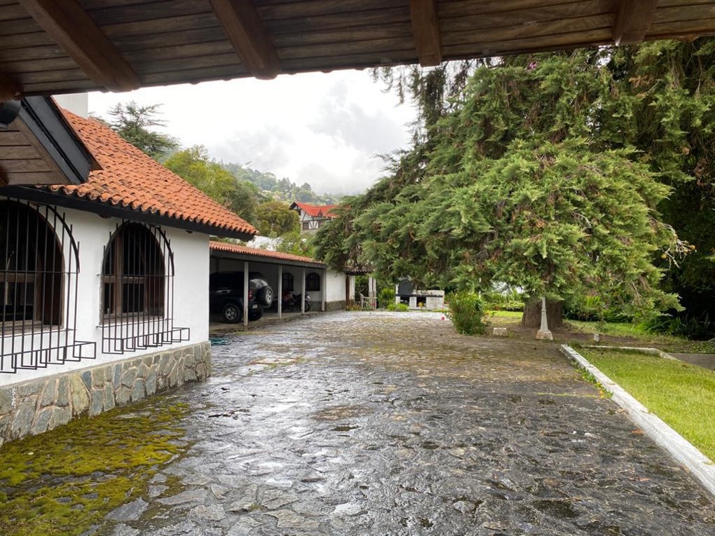 Se vende casa 7000 m² 4h+s/5b+s/14p en la Colonia Tovar - Otras fotos