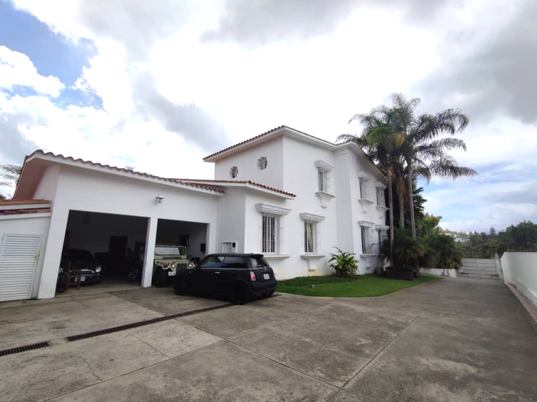 Se vende casa 5000m²  8h+s∕11b+s en La Lagunita - Otras fotos