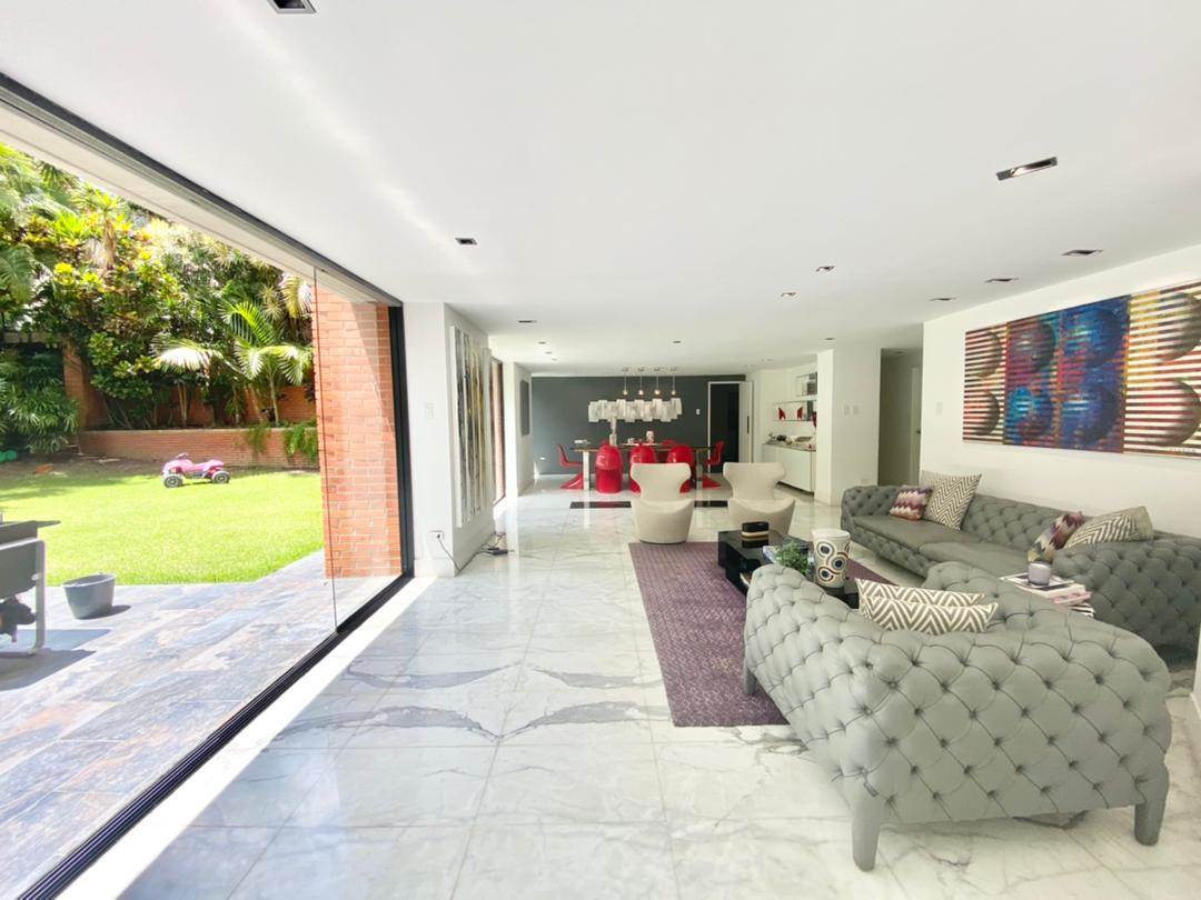 Se vende apto 770m²  4h+s∕4b+s∕3p en Chulavista - Otras fotos