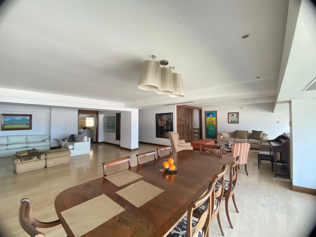Se vende Apto 360m² 3h+s/4b+s/3p Chulavista 4