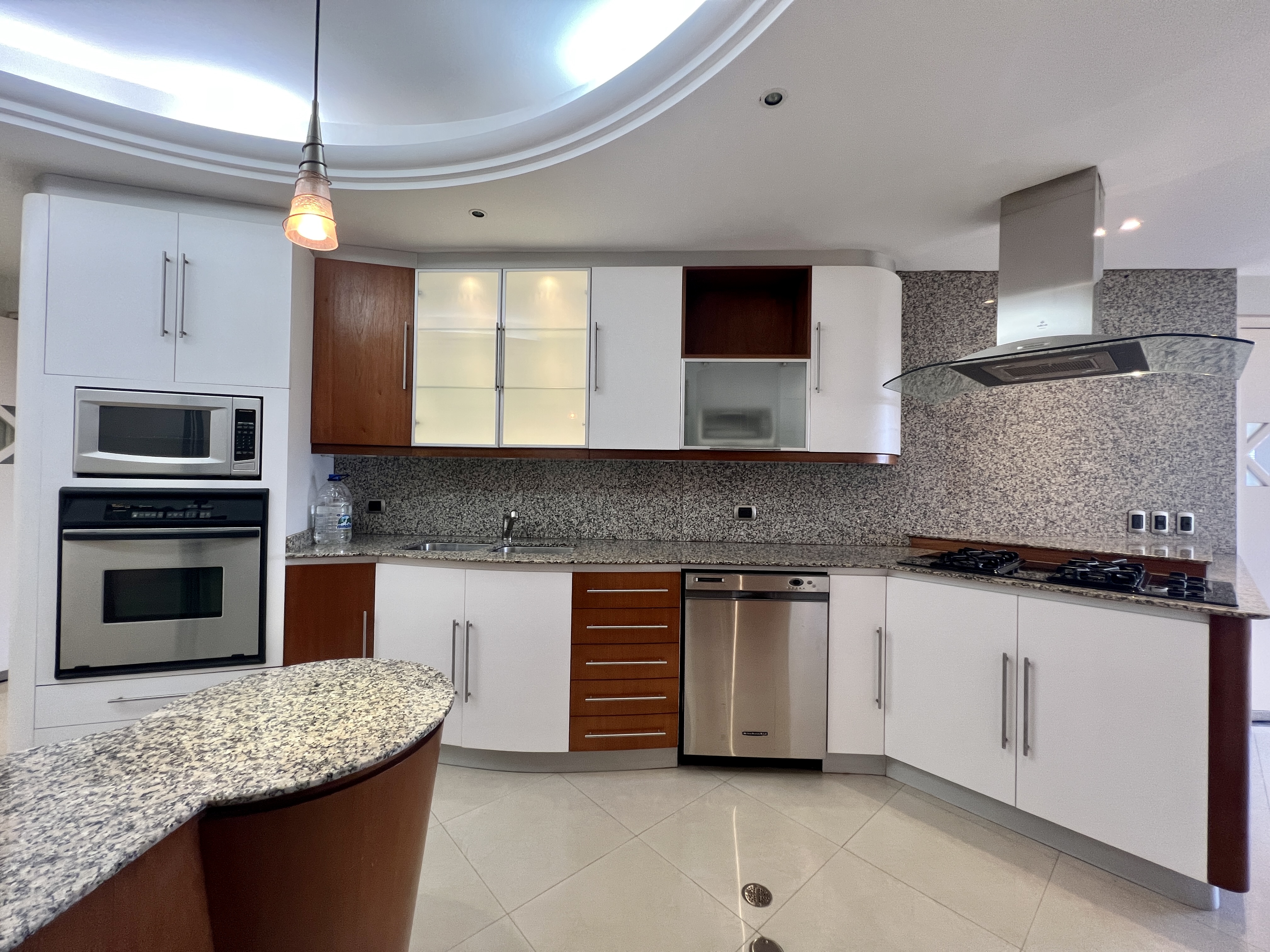 Se vende PB en La Tahona 320m² - 3h/3.5b/4pe 4