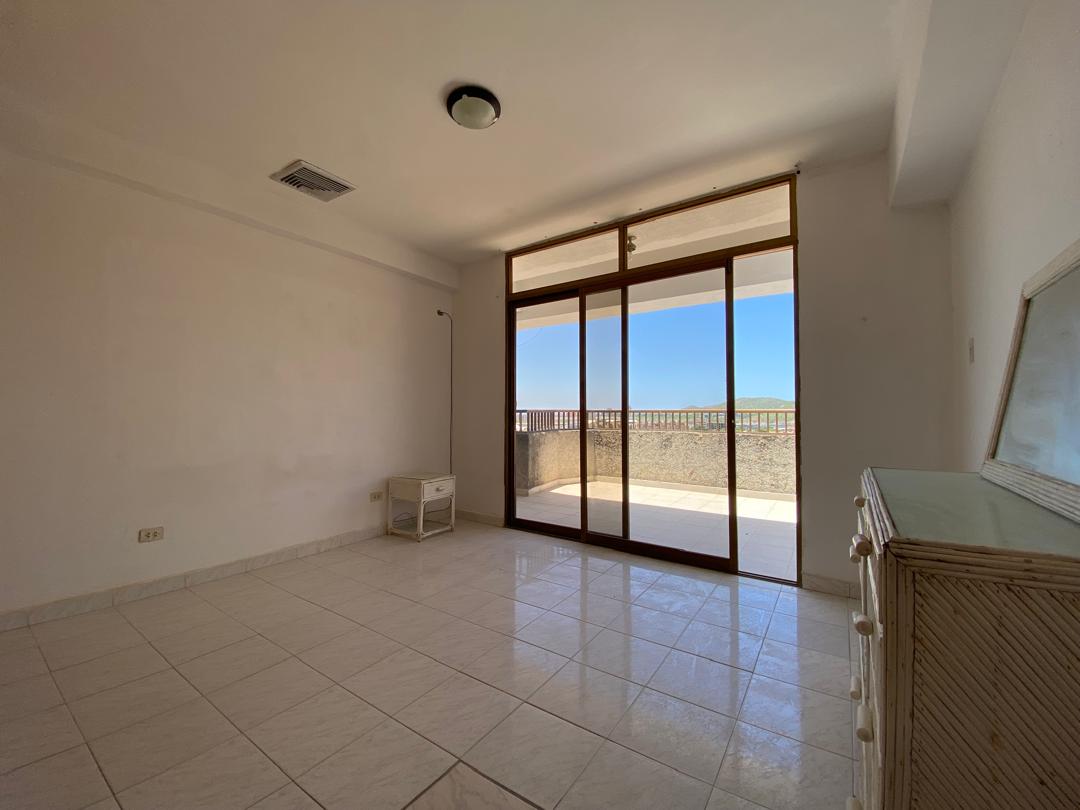 Se vende apartamento PH 240m² 3h/4b/2e Nueva Esparta - Otras fotos