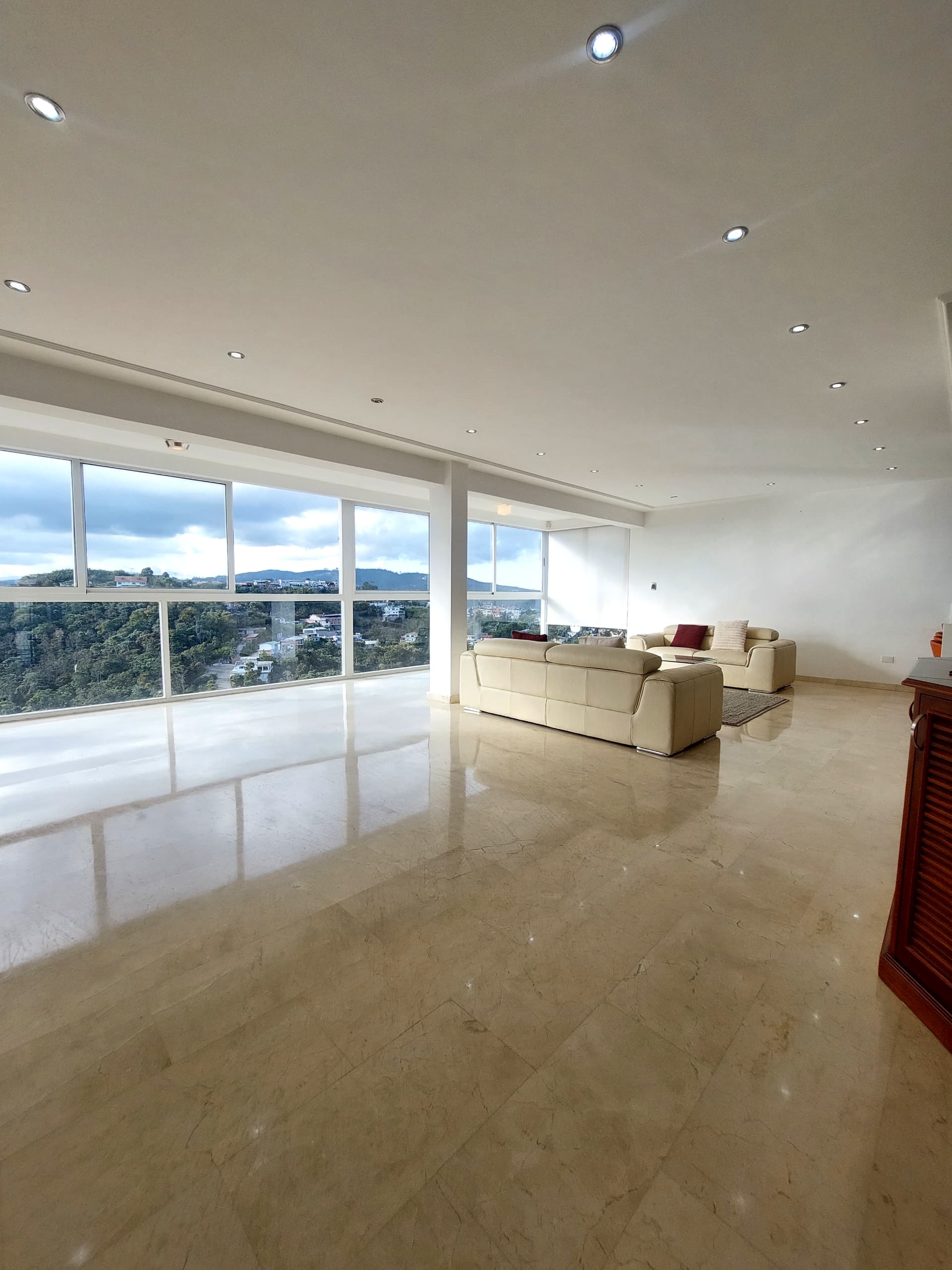 Se vende casa 550m² 4h+s/7b+s/7p San Antonio de los Altos - Otras fotos