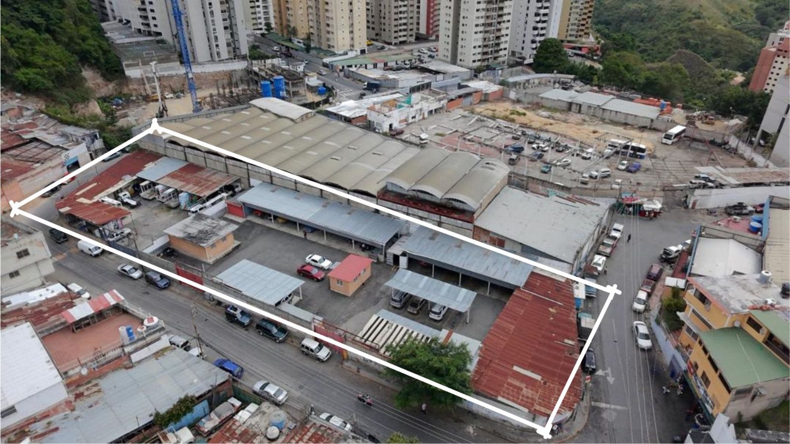 Se vende/alquila Terreno Industrial 2607m² Los Samanes 1