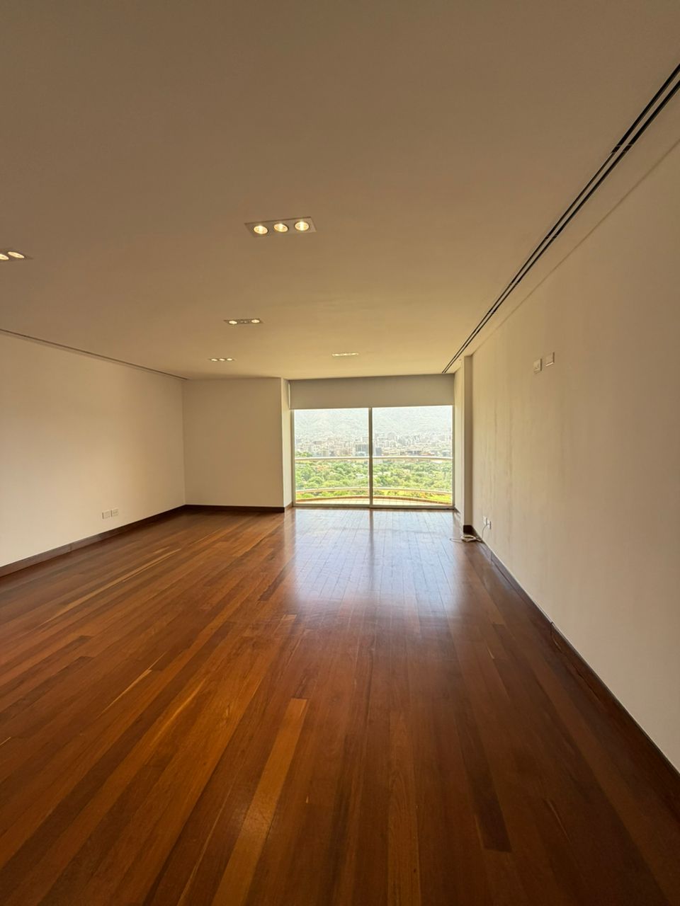 Se vende/alquila Apto 387m² 4h+2s/5b+s/5p Colinas de Valle Arriba 3