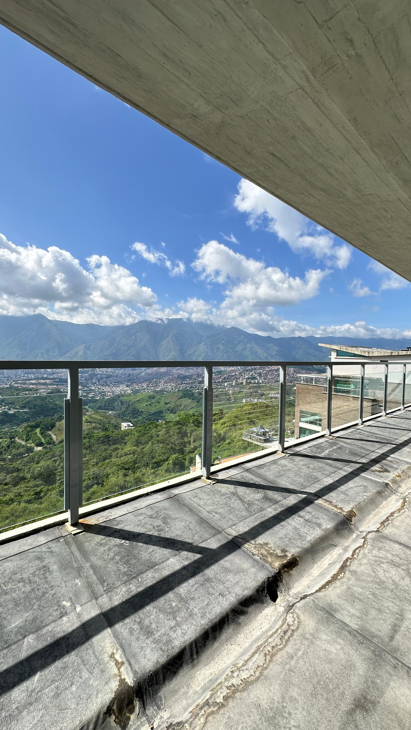 Se vende Apto 140m² 2h+s/2b+s/2p Alto Hatillo - Otras fotos
