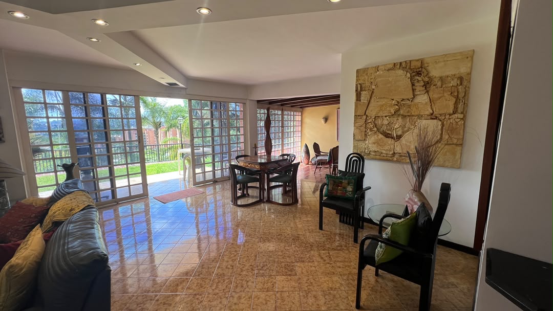 Se alquila Anexo 220m² 3h/4b La Tahona - Otras fotos