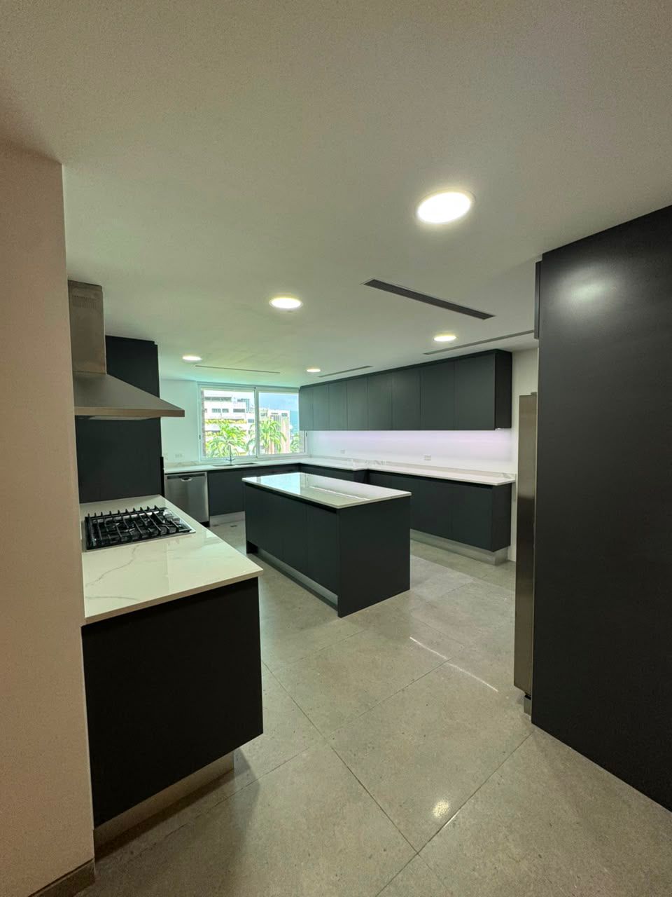 Se vende Apto 360m² 4h+s/6b/2p Los Chorros 4