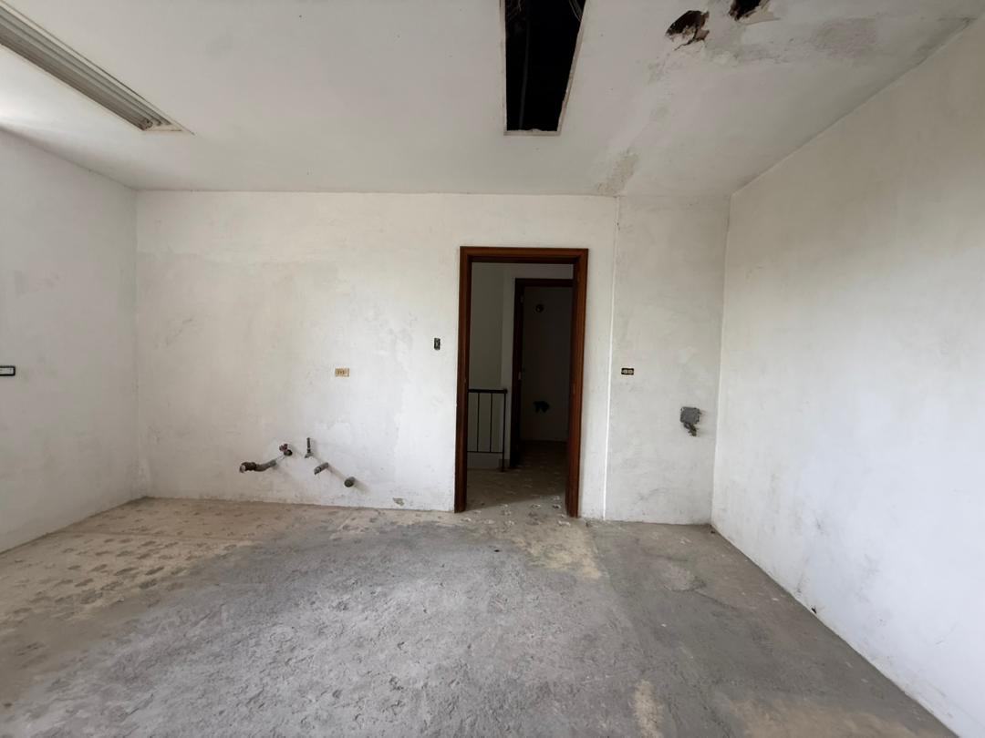 Se alquila Casa 2.000m² 3h/6b+s/15p Valle Arriba 3