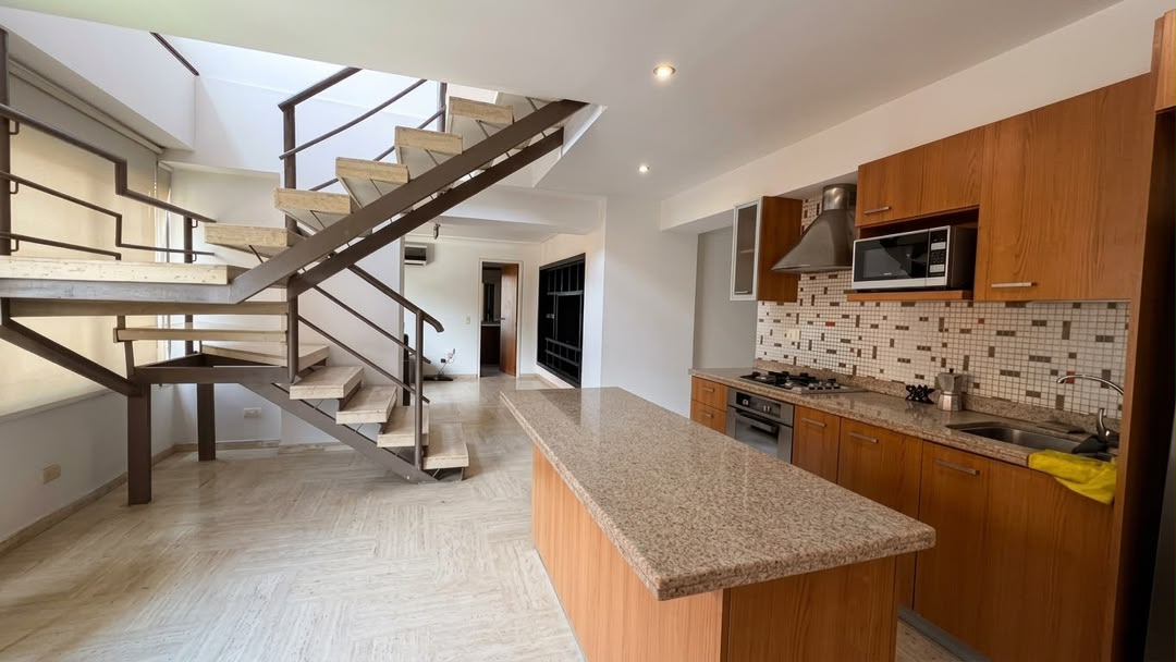 Se alquila 120m² 2h/2b+s/2p Campo Alegre 3